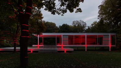Luftwerk and Iker Gil's Light Installation at Farnsworth House Featured in ArchDaily
