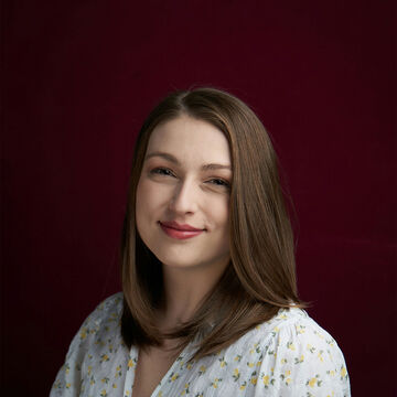 A headshot of SAIC photography student Lauren Bertelson