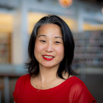 A headshot of SAIC faculty member Mika Yamamoto